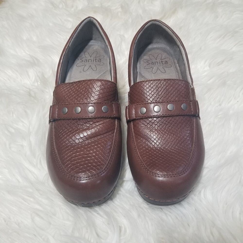 Sanita Brown Embossed Leather Loafer Clogs Women's 38 US 7 Comfort Work Shoes